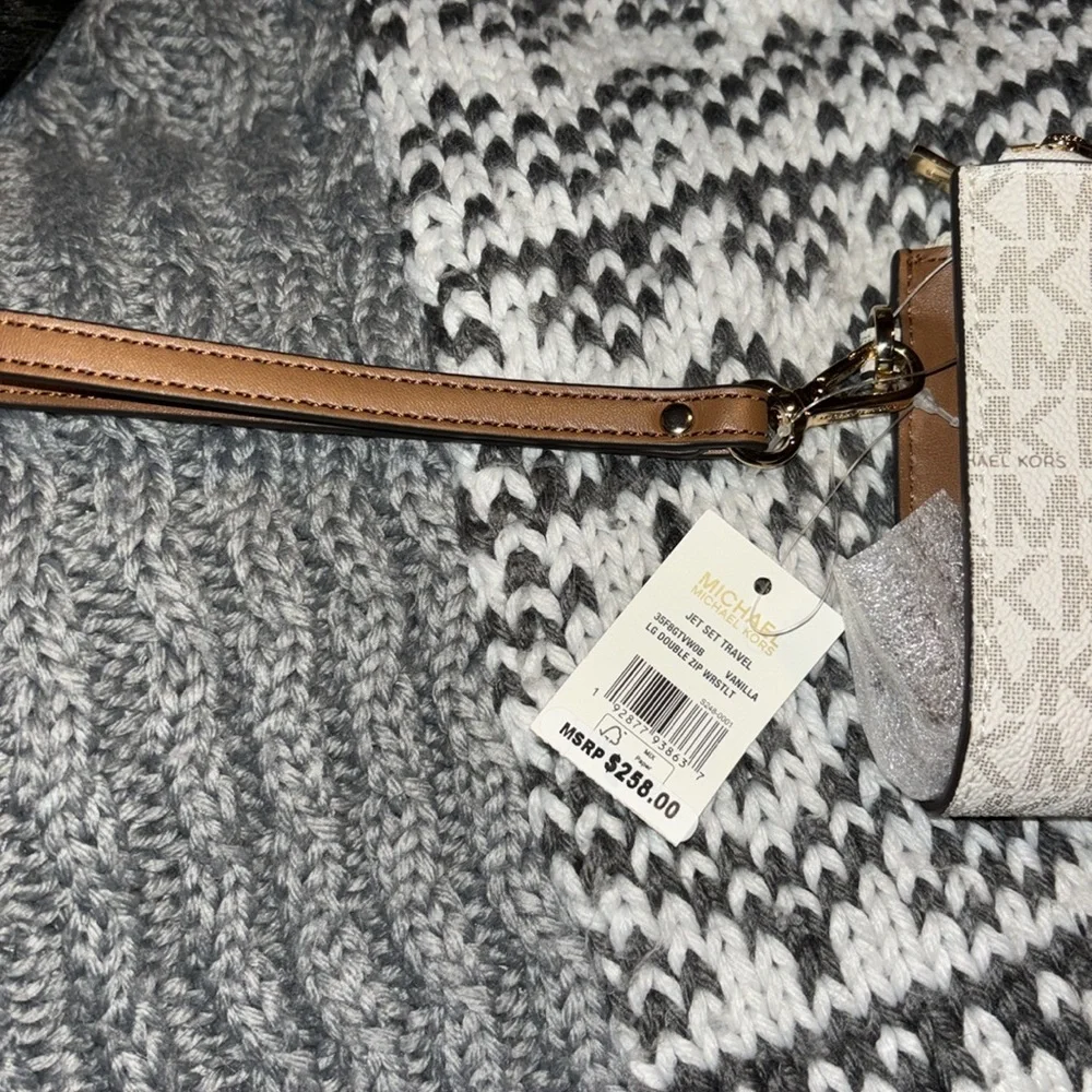 Michael Kors Jet Set Travel Double Zip Wristlet - Picture 4 of 7